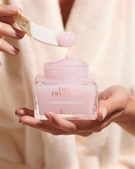 huile demaquillante dior|Dior prestige le baume skin care.